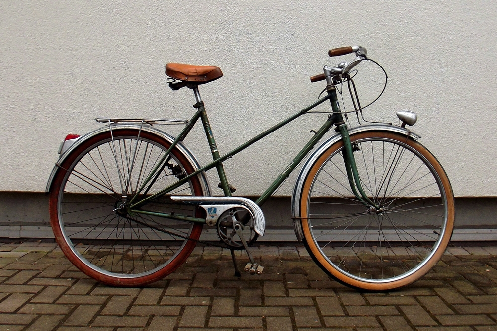 " Le vélo de mon père " par RENE MONTANER